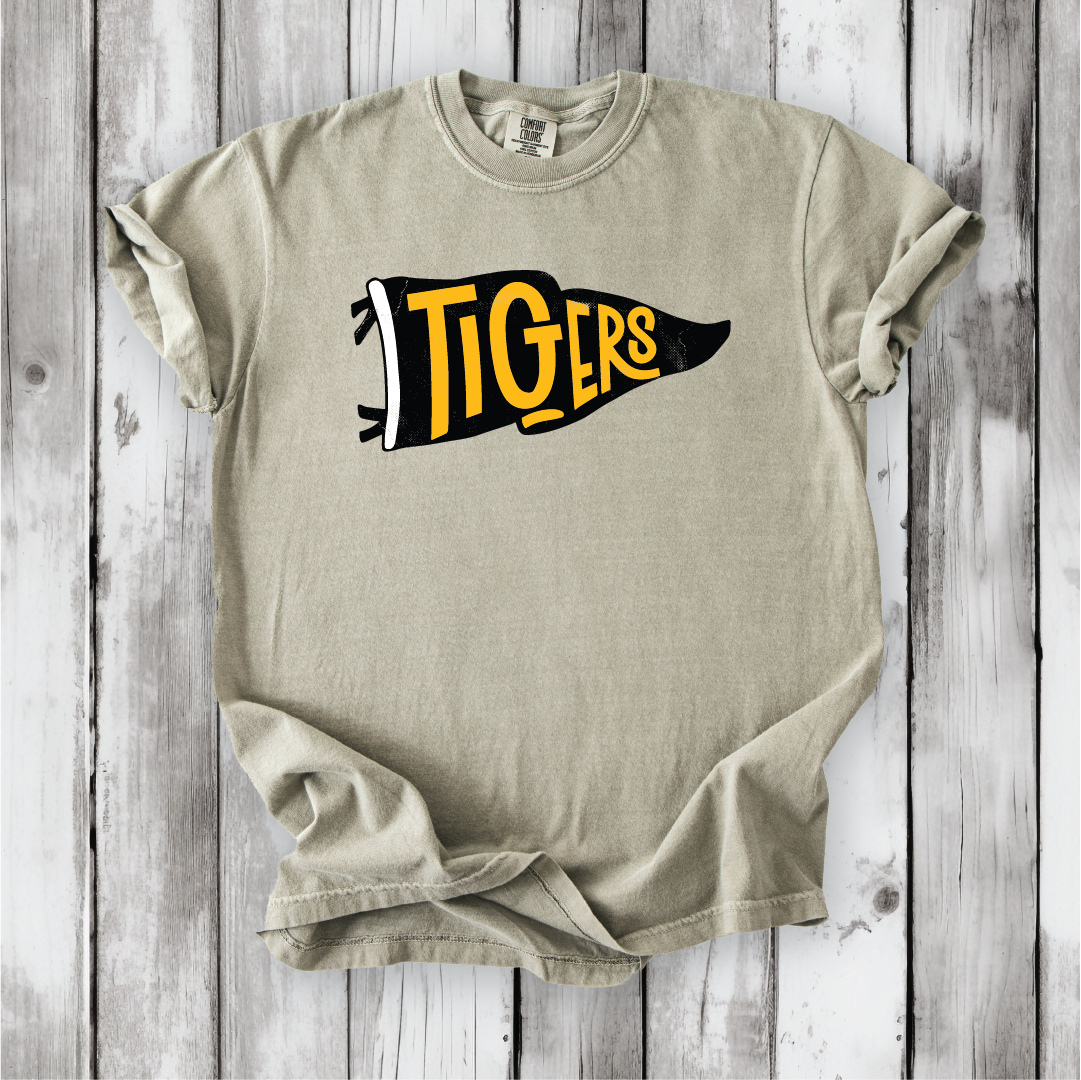 Worley Pennant Short sleeve and Hoodie